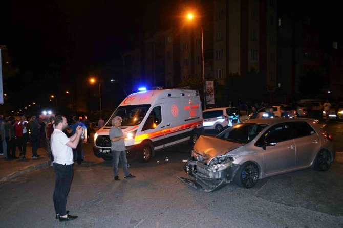 Akşener’in Programından Dönen İ̇yi̇ Partilileri Taşıyan Minibüs Devrildi: 1 Yaralı