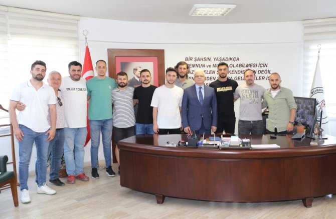 Burhaniye Belediyespor Transferlere Başladı