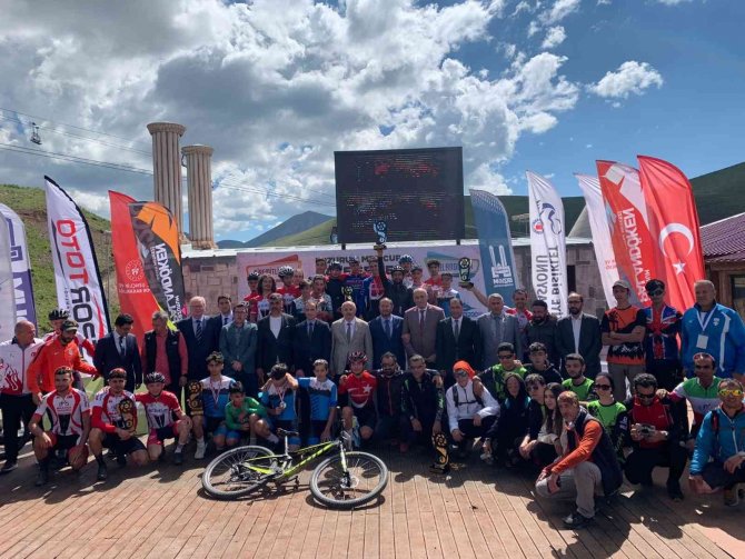 Anadolu’nun Zirvesinde Pedalladılar