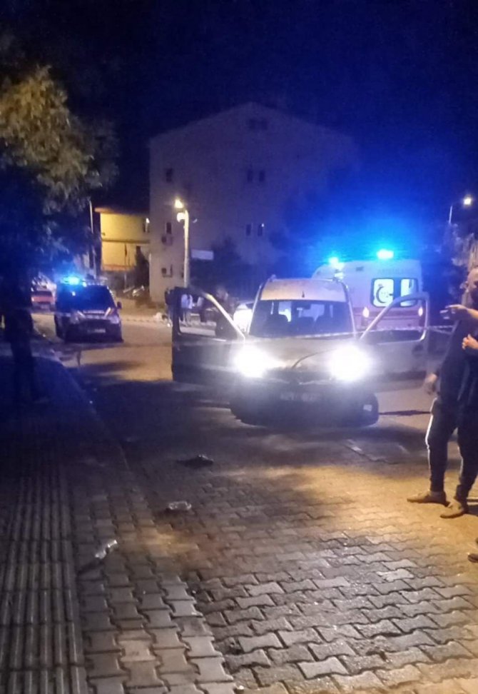 Sokak Ortasında Silahlar Konuştu: 1 Ölü, 2 Yaralı