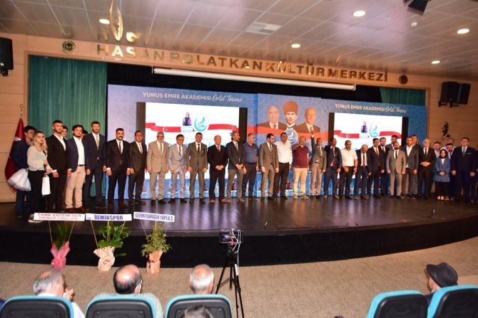 Başkan Bozkurt Ülkü Ocakları Eskişehir İ̇l Başkanlığının Ödül Törenine Katıldı