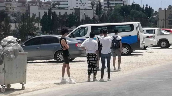 İ̇şten Çıkarılan Otel Çalışanı Personel Lojmanının Çatısına Çıktı
