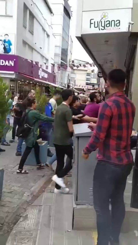 Yaşlı Simitçiyi Dövenleri Kadın Ayırmaya Çalıştı