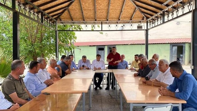 Ak Parti, Köy Başkanları İle Buluşmayı Sürdürüyor