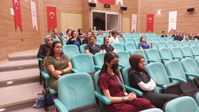 Yoğun Bakım Hemşirelerine Yara Bakım Eğitimi