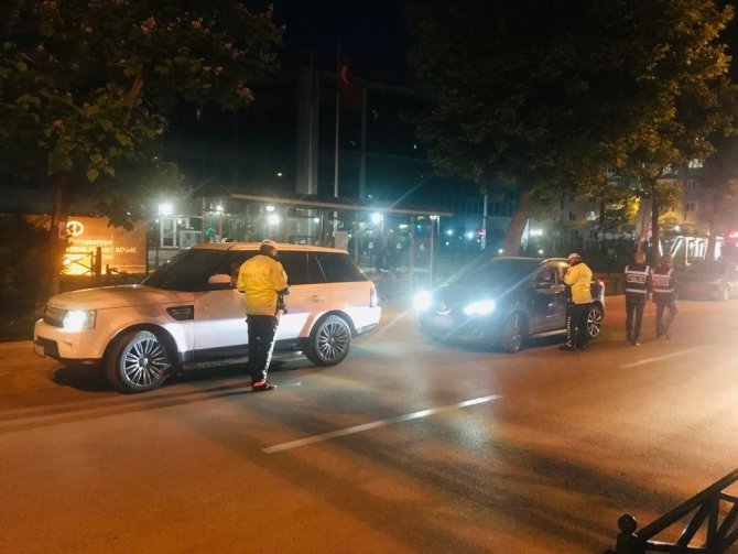Eskişehir Kent Genelinde 300 Polisin Katıldığı Geniş Çaplı Denetim