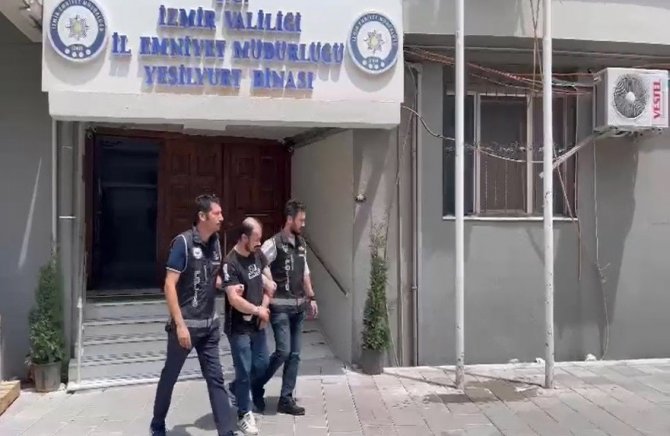 İ̇zmir Polisinden Sahteciliğe Geçit Yok