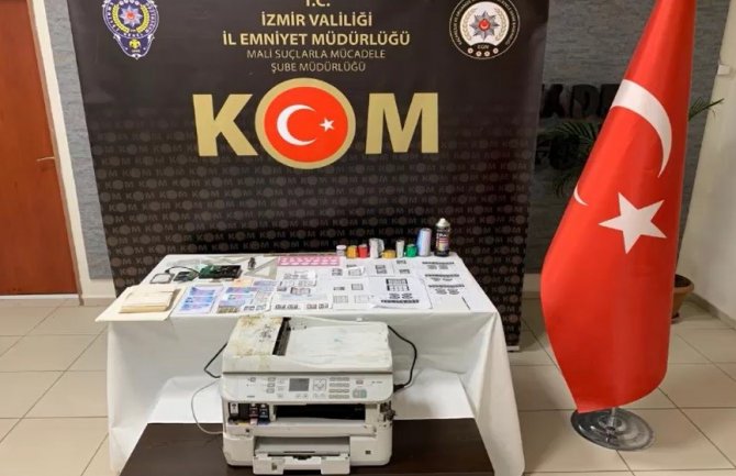 İ̇zmir Polisinden Sahteciliğe Geçit Yok