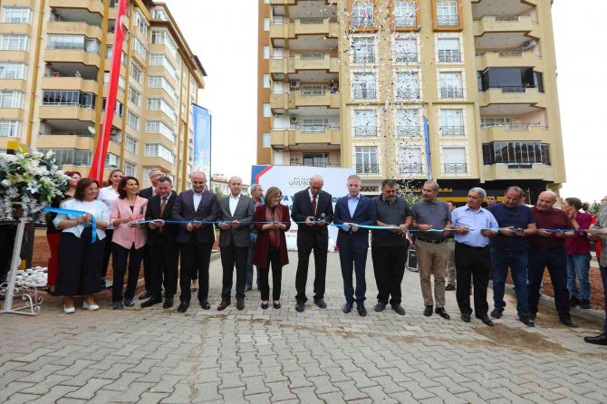 Eski Bakanın İsmi Gaziantep’teki İşlek Bir Caddeye Verildi