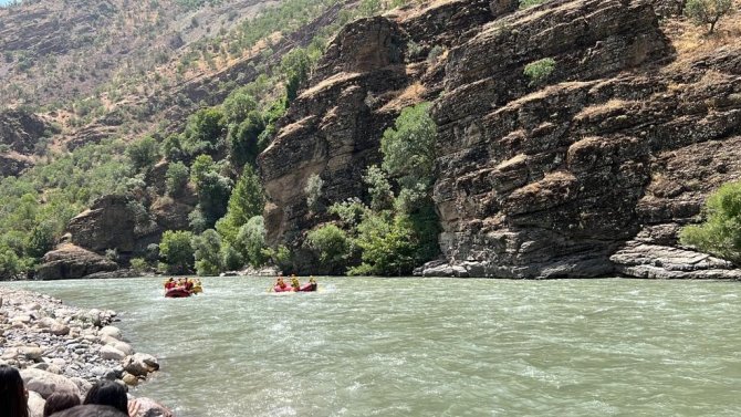 İ̇çişleri Bakan Yardımcısı Ersoy, Rafting Yaptı