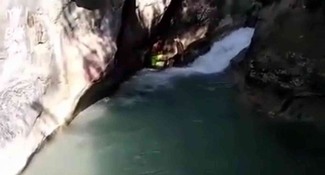 Serinlemek İçin Girdiği Suda Boğuldu