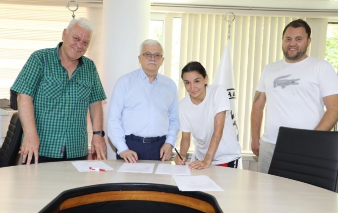 Burhaniye Belediyespor’da Transferler Başladı