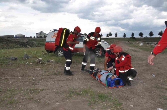 Kars’ta 6 İlin Katıldığı Deprem Tatbikatı Gerçeği Aratmadı
