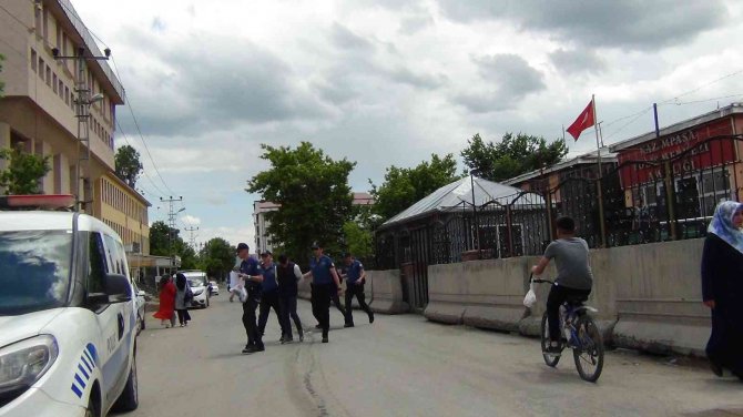 Kars’ta 2 Oto Hırsızı Tutuklandı