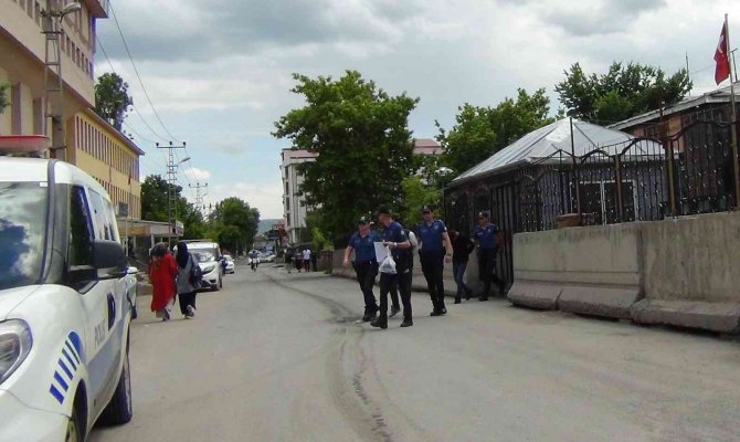 Kars’ta 2 Oto Hırsızı Tutuklandı