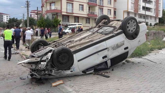Bir Anlık Dikkatsizlik Kazaya Sebep Oldu