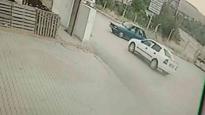 Bir Anlık Dikkatsizlik Kazaya Sebep Oldu