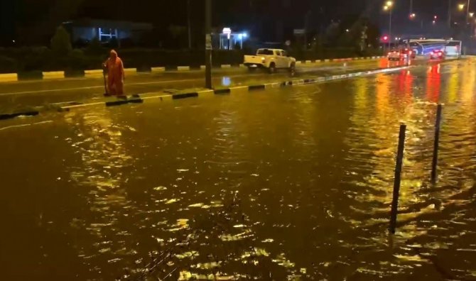 Osmaniye’de Sağanak Yağış Hayatı Olumsuz Etkiledi