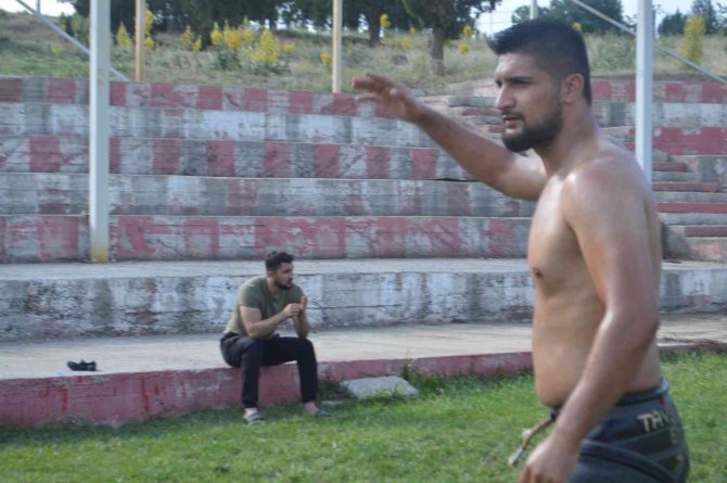 Tavşanlılı Güreşçiler Tarihi Domaniç Güreşlerine Hazır