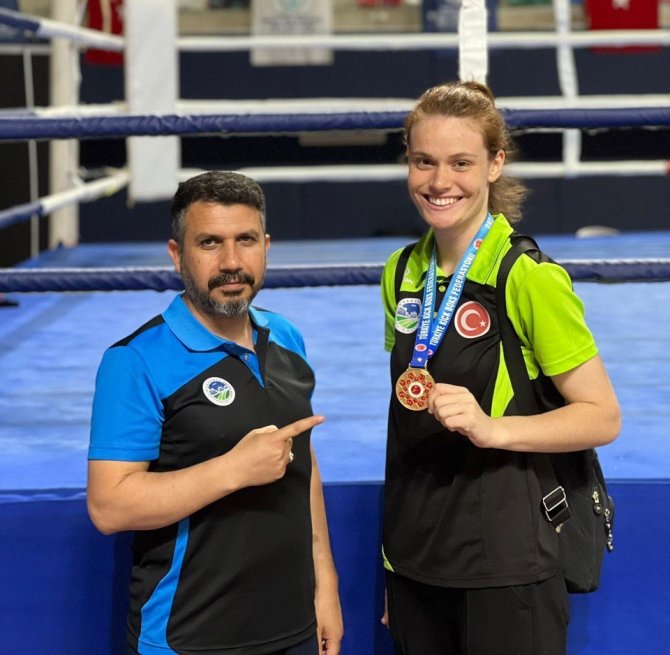 Büyükşehir Kick Boks’cuları Nefes Kesti