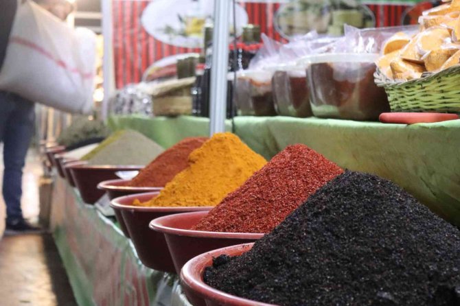 Yöresel Ürünler Fuarı Kapılarını Ziyaretçilerine Açtı