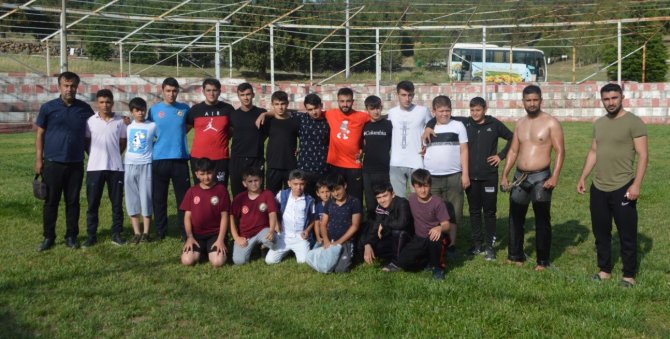 Tavşanlılı Güreşçiler Tarihi Domaniç Güreşlerine Hazır