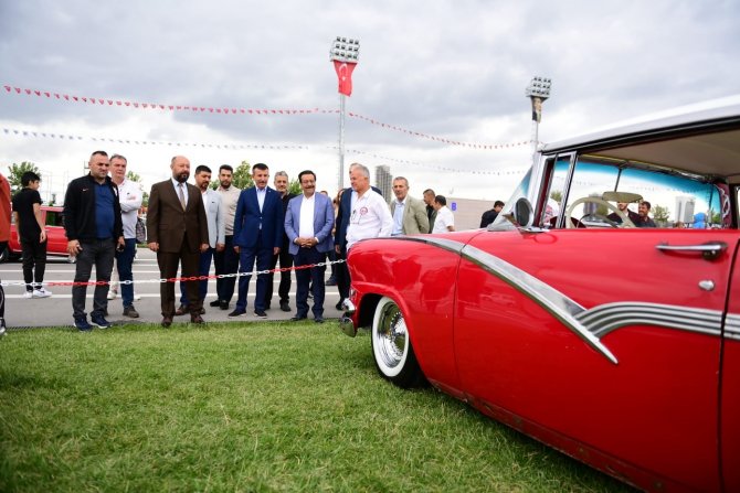 Türkiye’nin En Büyük “Klasik Otomobil Festivali” Ankara’da Başladı