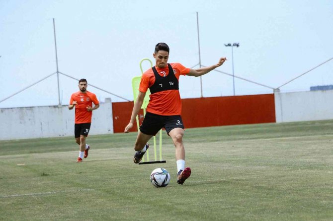 Ümraniyespor Yeni Sezon Hazırlıklarına Tüm Hızıyla Devam Ediyor