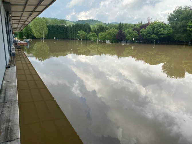Bartın’da Tekstil Fabrikası Sular Altında Kaldı