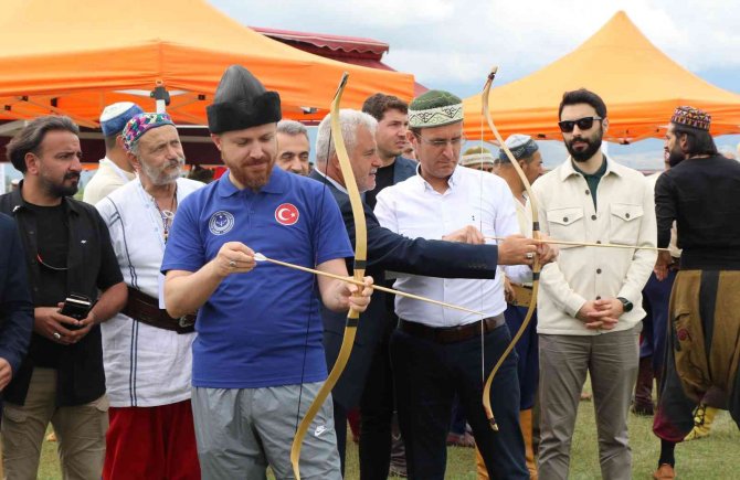 Bilal Erdoğan, Geleneksel Okçuluk Türkiye Şampiyonasına Katıldı