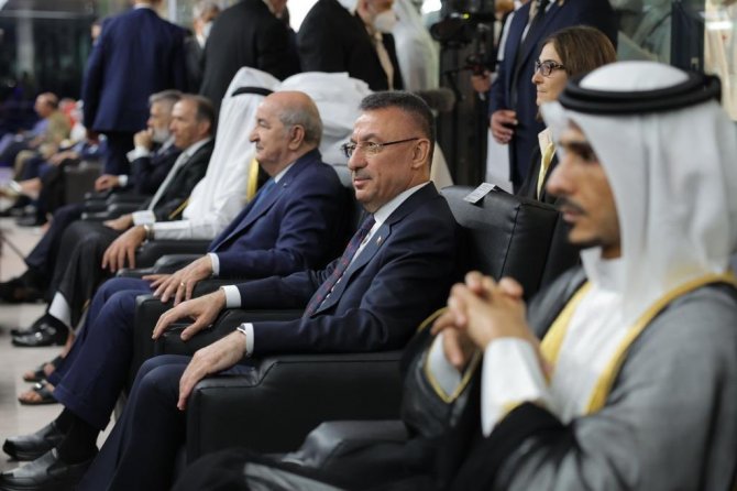 Cumhurbaşkanı Yardımcısı Oktay, Cezayir’de Türk Sporcularla Görüştü