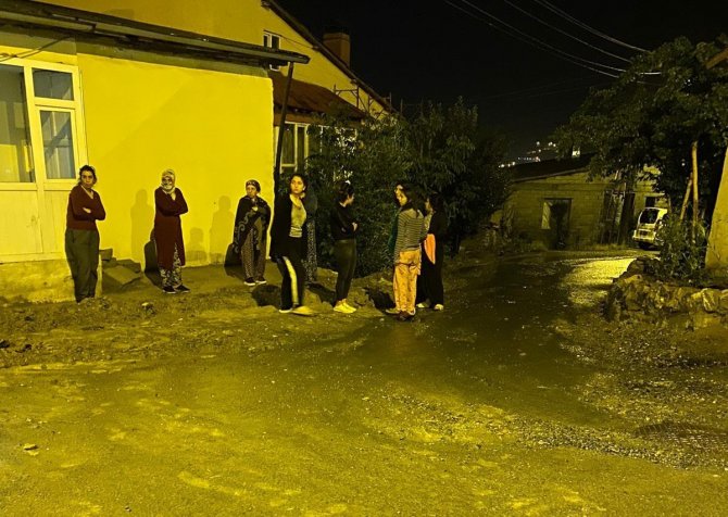 Hakkari’deki Su Taşkını Korkuttu