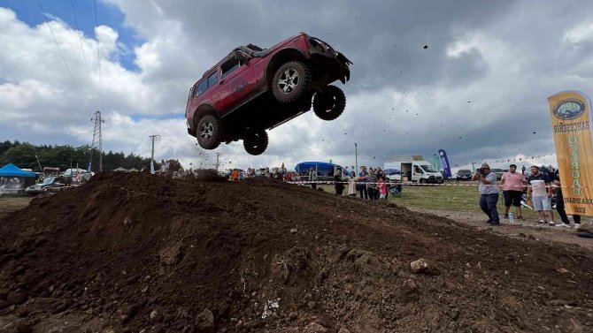 Kocaeli’de Nefes Kesen Off-road Heyecanı