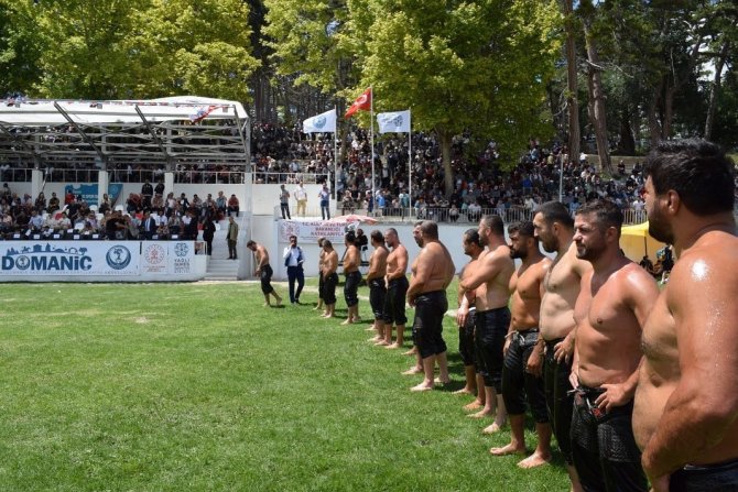 Domaniç Yağlı Pehlivan Güreşleri’nde Başpehlivan Recep Kara Oldu