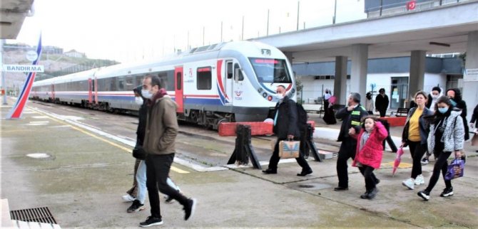 Balıkesir’in Bandırma Tren Seferleri Tekrar Başlıyor.