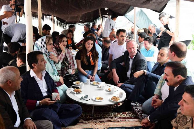 Çatak’ta “Kanispi, Ceviz, Bal, Alabalık Ve Rafting Festivali” Coşkusu