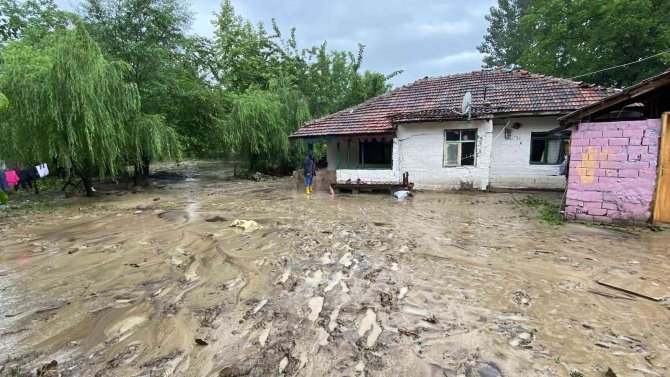 Sel Felaketinin Boyutu Sular Çekilince Ortaya Çıktı
