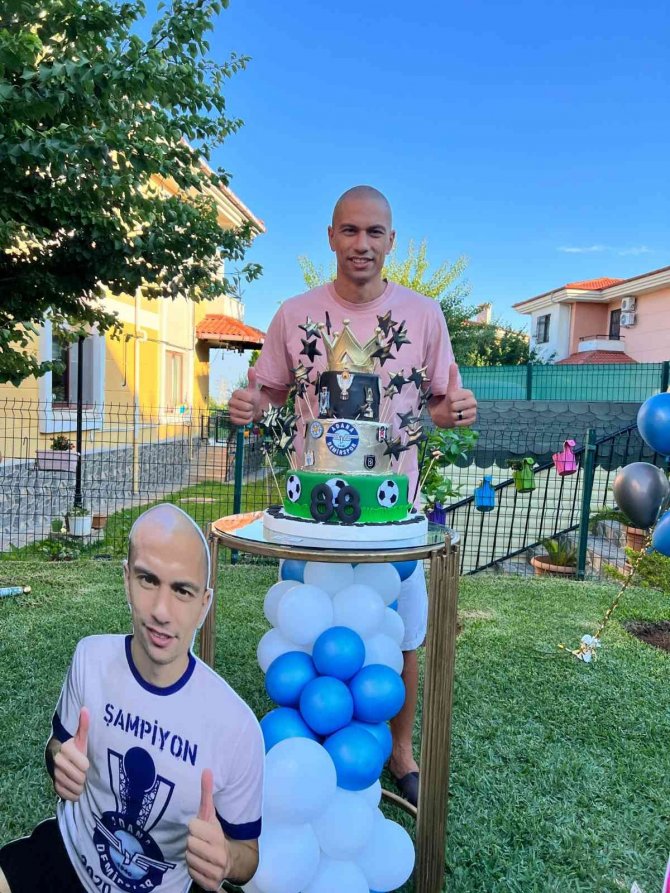Gökhan İ̇nler’e Doğum Gününde Boru Kebap Sürprizi
