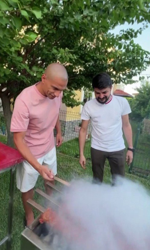 Gökhan İ̇nler’e Doğum Gününde Boru Kebap Sürprizi