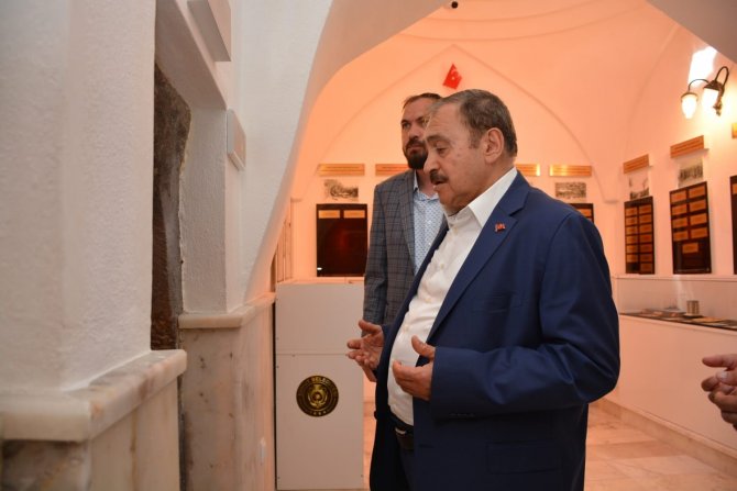 Eroğlu’nu Duygulandıran Şuhutlu Şehit Ve Gaziler Hatıra Merkezi Ziyareti
