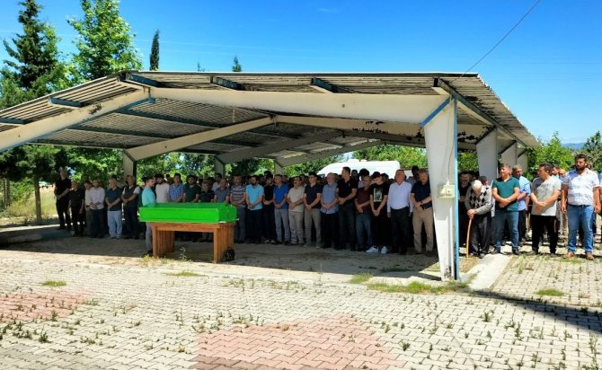 Serinlemek İçin Girdiği Suda Boğulan Anıl, Son Yolculuğuna Uğurlandı