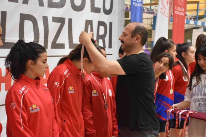 Afyonkarahisar’da Anali̇g Badminton Çeyrek Final Müsabakaları Sona Erdi