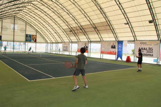 Anadolu Yıldızları Şırnak’ta Teniste Yarıştı