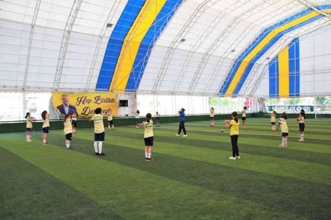 Derincespor’da Kadın Futbol Takımı Çalışmalarına Başladı