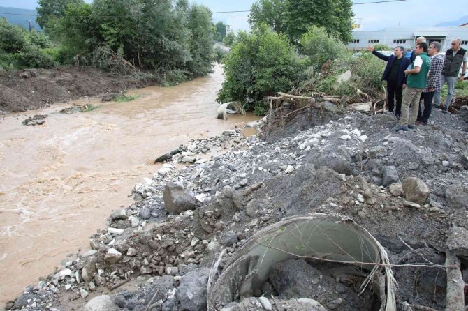 Menfez Ve Dere Yatakları Temizlendi