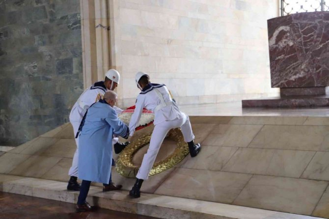 Gazi Üniversitesi Diş Hekimliği Fakültesi’nin Mezunları Ata’nın Huzurunda