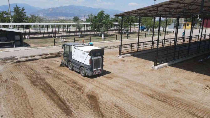 Hayvan Pazarı Bayrama Hazırlanıyor