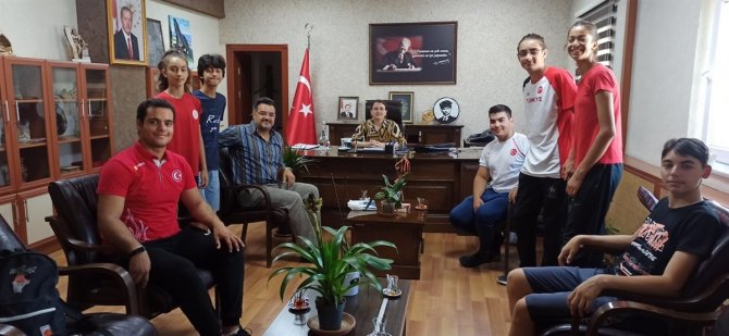 Kaymakam Baştürk Başarılı Sporcuları Makamında Ağırladı