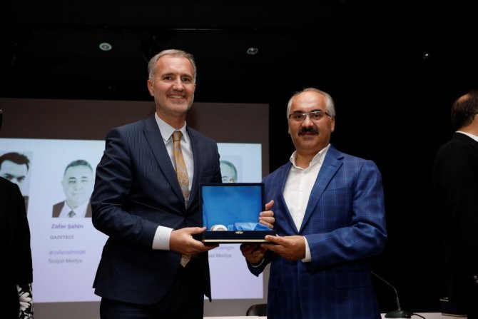 İ̇negöl’de ‘Ekonomi Ve Dış Politikada Neler Oluyor’ Semineri