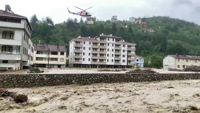 Selin Vurduğu Bozkur’ta Vatandaşlar Helikopterle Tahliye Edildi